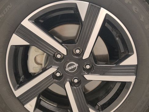 Used 2024 Nissan Sentra SV FWD image 31