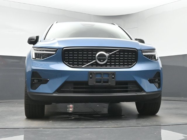 Used 2024 Volvo XC40 B5 Plus w/ Climate Package AWD/4WD image 11