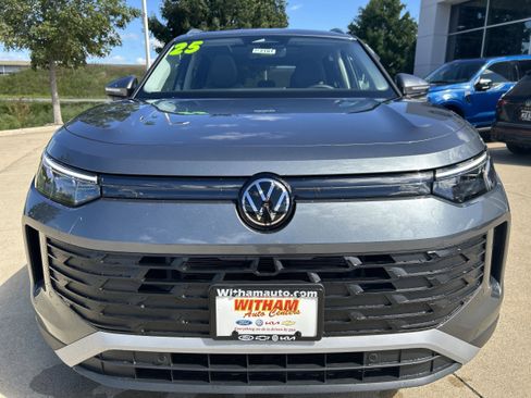New 2025 Volkswagen Tiguan SE image 7