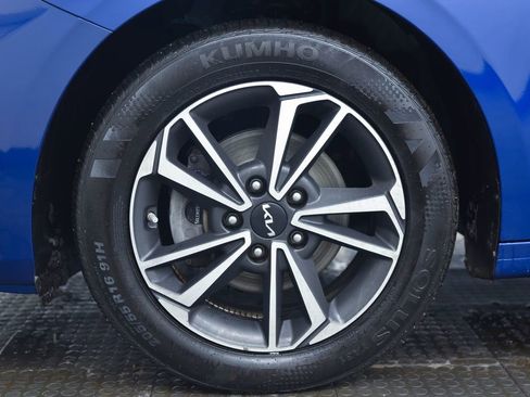 Used 2023 Kia Forte LXS image 9