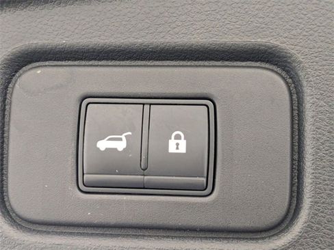 Used 2022 Nissan Pathfinder SL image 30