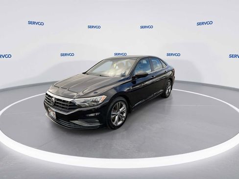 Used 2020 Volkswagen Jetta R-Line w/ R-Line Cold Weather Package FWD image 4