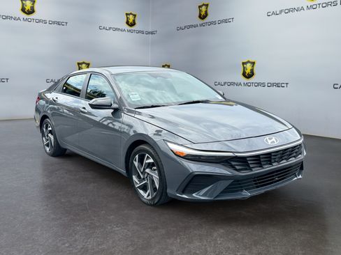 Used 2025 Hyundai Elantra Sport FWD image 7
