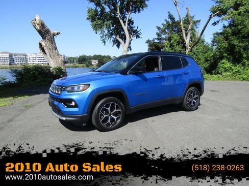 Used 2025 Jeep Compass Limited AWD/4WD image 1