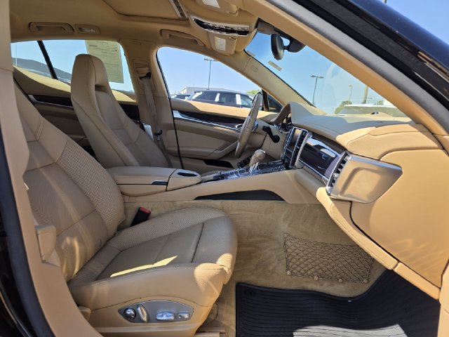 Used 2016 Porsche Panamera 4 AWD/4WD image 34