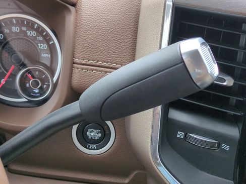 Used 2022 RAM 2500 Laramie AWD/4WD image 26