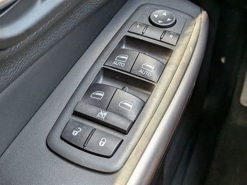 Used 2020 Jeep Cherokee Latitude FWD image 21