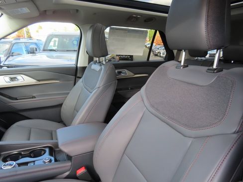 New 2026 Ford Explorer Active image 14