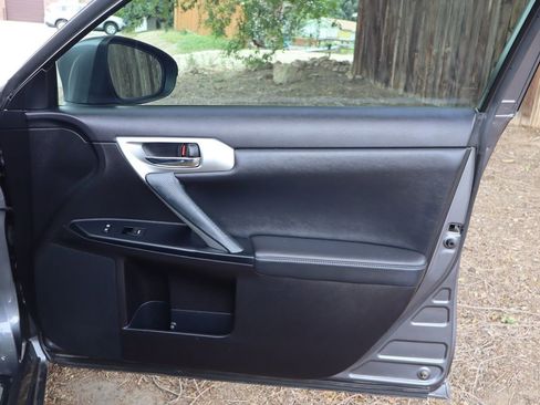 Used 2012 Lexus CT 200h Premium w/ Leather Pkg FWD image 26