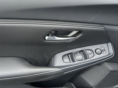 Certified 2025 Nissan Sentra SV FWD image 21