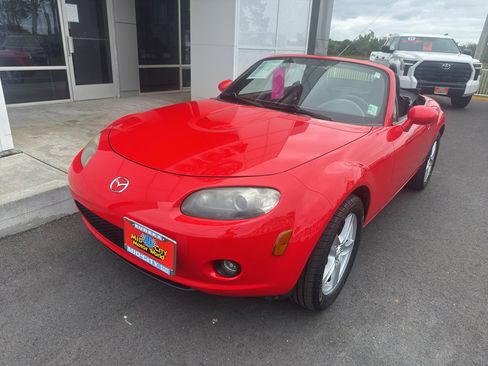 Used 2006 MAZDA MX-5 Miata Touring RWD image 36