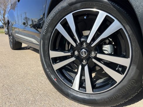 Used 2020 Nissan Kicks SR image 9