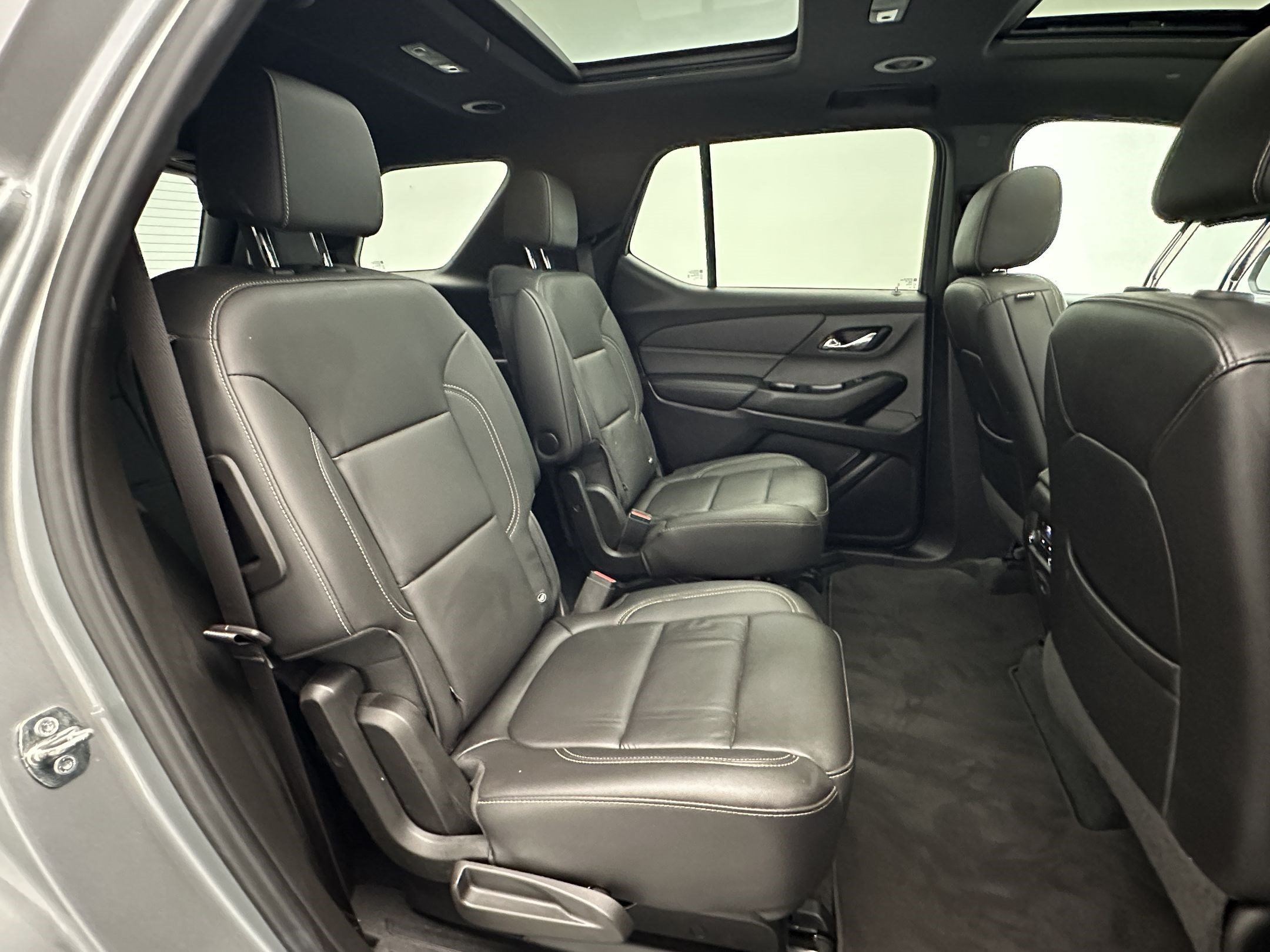 Certified 2023 Chevrolet Traverse LT w/ LT Premium Package AWD/4WD image 31