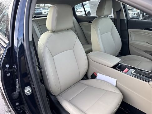 Used 2019 Buick Regal Essence image 26