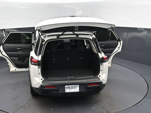 Used 2022 Nissan Pathfinder SV FWD image 48