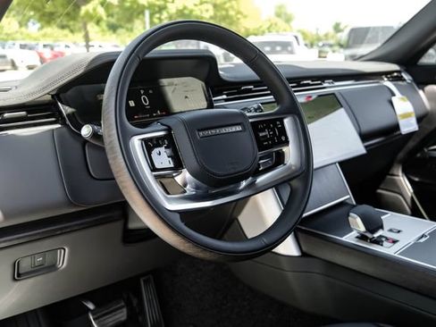 New 2026 Land Rover Range Rover SE AWD/4WD image 3