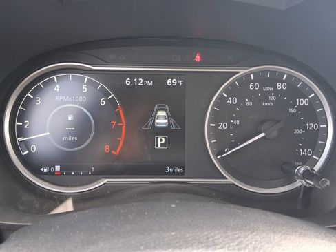 New 2025 Nissan Versa SR w/ Trunk Package image 13