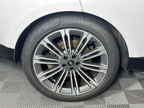 Used 2023 Land Rover Range Rover Long Wheelbase SE AWD/4WD image 17