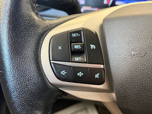Used 2021 Ford Explorer XLT RWD image 30
