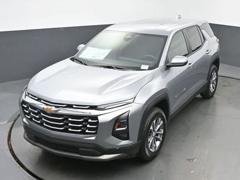 Used 2026 Chevrolet Equinox LT AWD/4WD image 36
