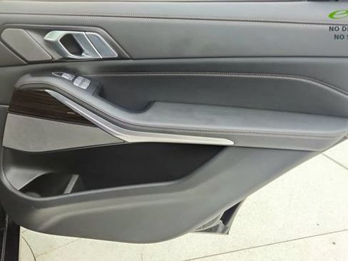 Used 2025 BMW X7 xDrive40i w/ Premium Package AWD/4WD image 40