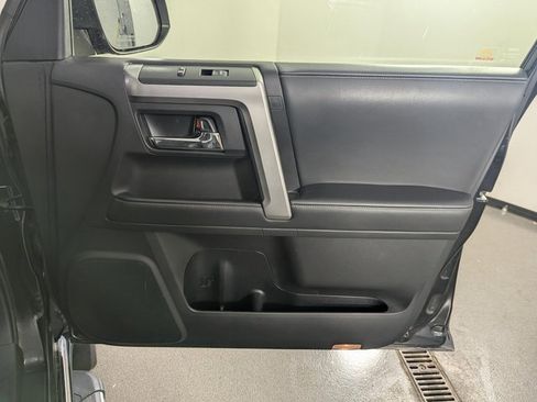 Used 2021 Toyota 4Runner Limited image 21