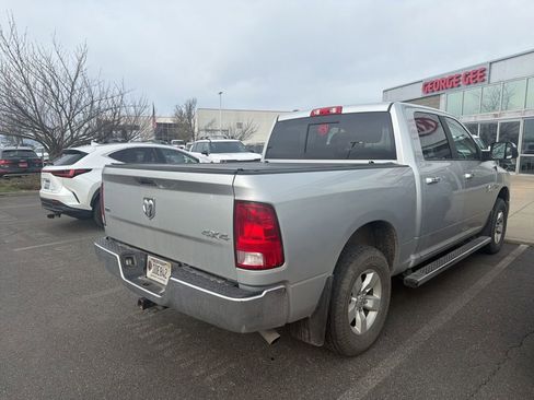 Used 2017 RAM 1500 Classic SLT image 4