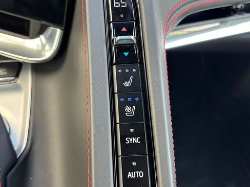 Used 2020 Chevrolet Corvette Stingray Premium Cpe w/ 3LT Preferred Equipment Group image 28