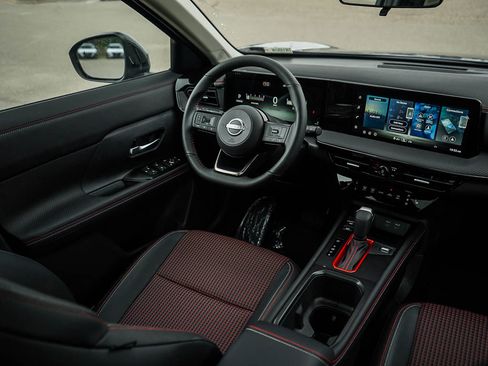 New 2026 Nissan Kicks SR w/ SR Premium Package image 14