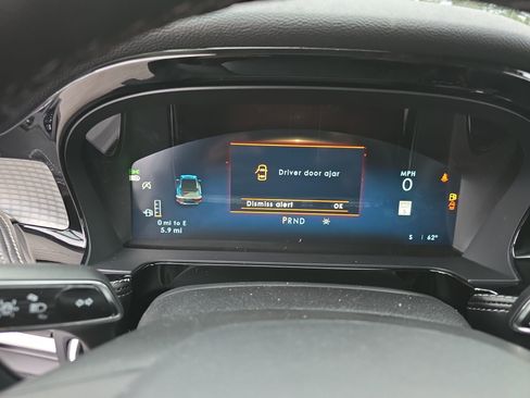 New 2026 Lincoln Corsair Premiere image 18