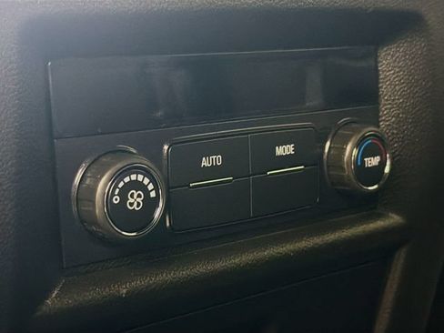 Used 2023 Chevrolet Traverse LT w/ LPO, Floor Liner Package AWD/4WD image 31