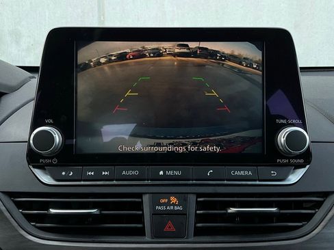 Used 2025 Nissan Altima 2.5 SV image 30