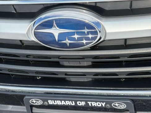 Used 2021 Subaru Outback Premium image 12