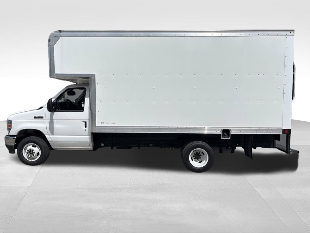 New 2027 Ford E-450 and Econoline 450 Super Duty w/ Power Equipment Group RWD image 2