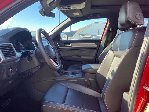 Used 2021 Volkswagen Atlas Cross Sport SE w/ Panoramic Sunroof Package image 10