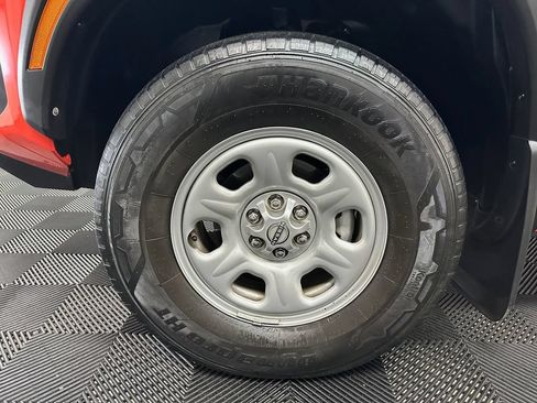 Used 2025 Nissan Frontier PRO-4X w/ Tow Package AWD/4WD image 35