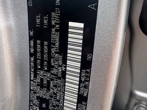 Used 2023 Toyota Highlander LE image 32