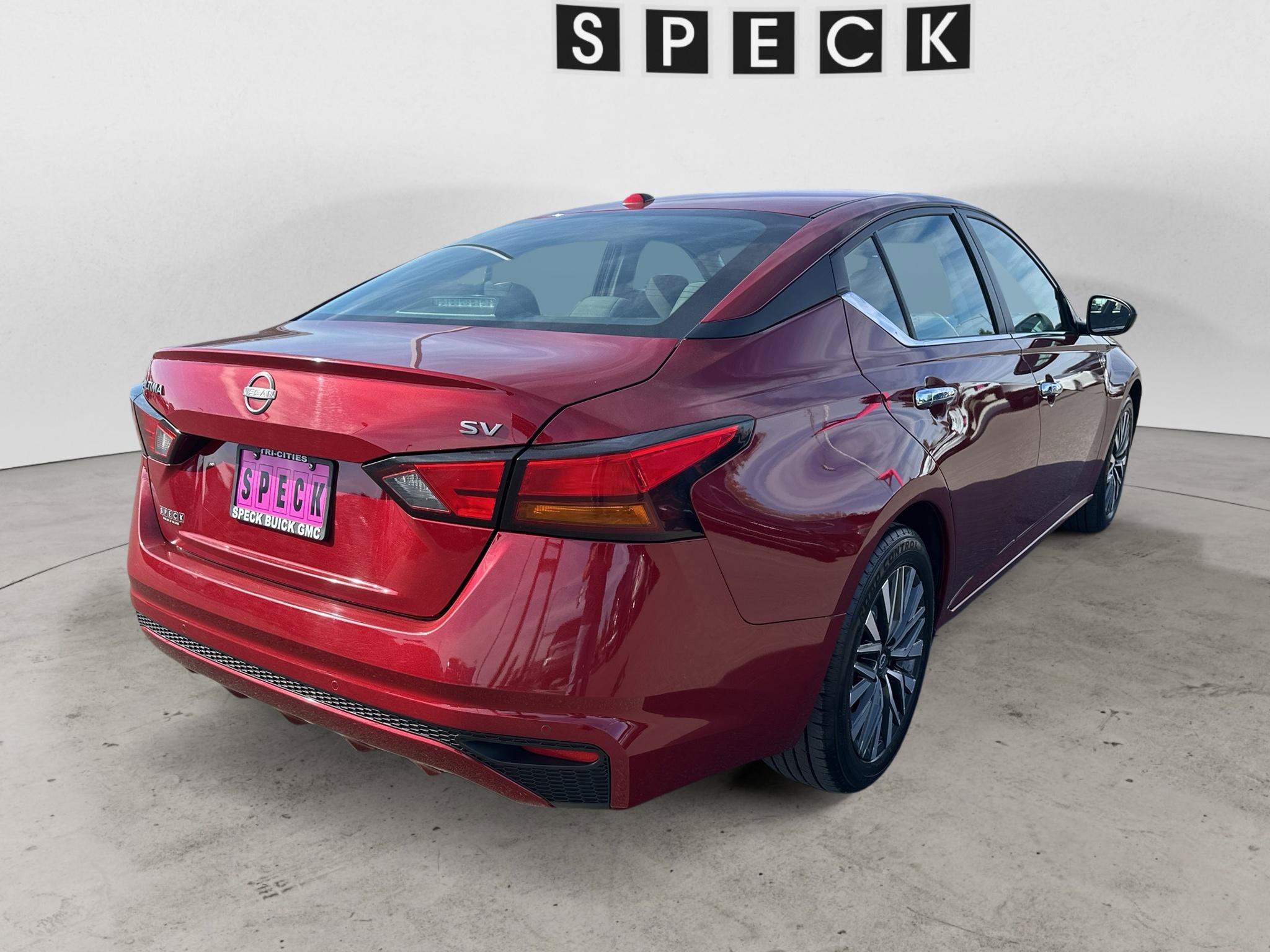 Used 2024 Nissan Altima 2.5 SV FWD image 5