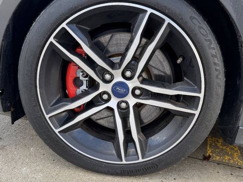 Used 2018 Ford Focus ST image 36