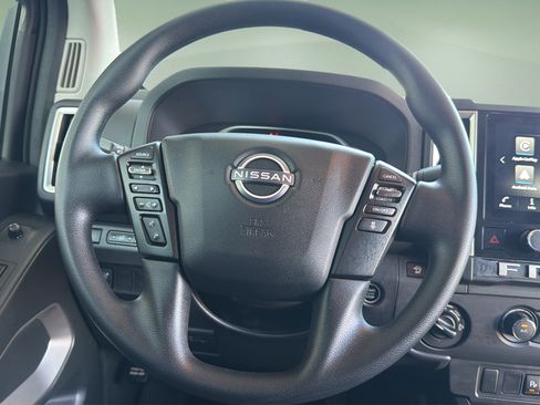 Certified 2025 Nissan Frontier SV AWD/4WD image 9