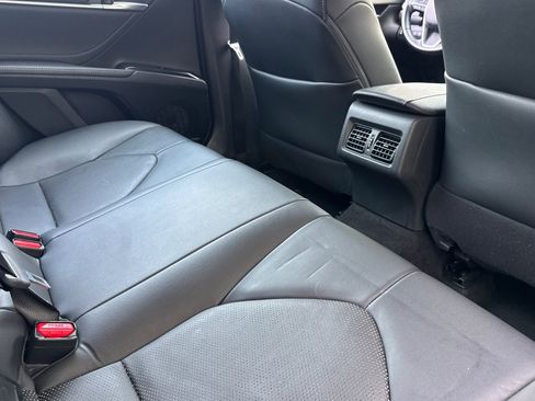 Used 2018 Toyota Camry XSE FWD image 31