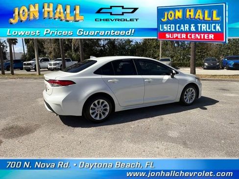 Used 2021 Toyota Corolla LE w/ LE Convenience Package image 12