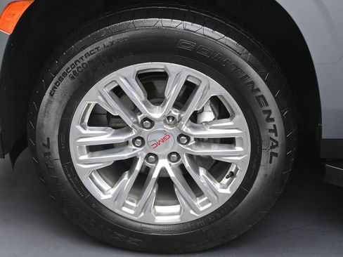 Used 2023 GMC Yukon XL SLT AWD/4WD image 12
