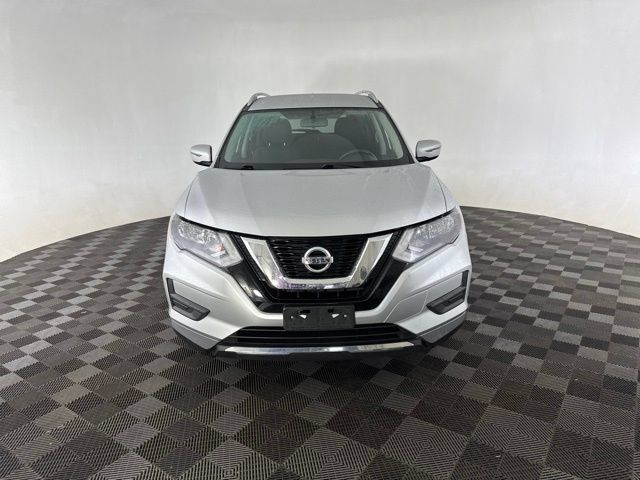 Used 2017 Nissan Rogue SV AWD/4WD image 2