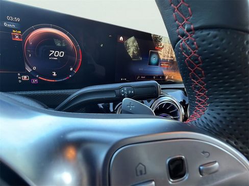 Used 2023 Mercedes-Benz CLA 250 image 9