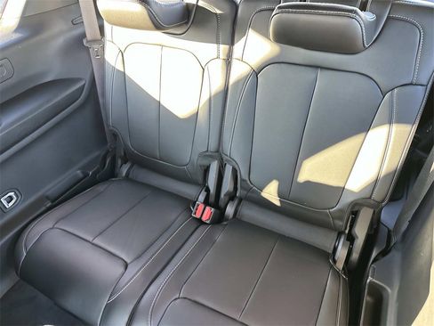 New 2025 Jeep Grand Cherokee L Limited image 10