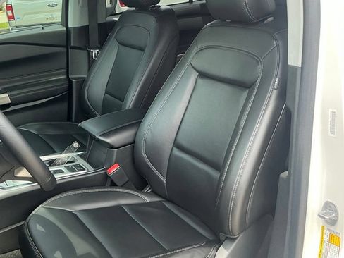 Certified 2023 Ford Explorer XLT w/ Equipment Group 202A RWD image 40