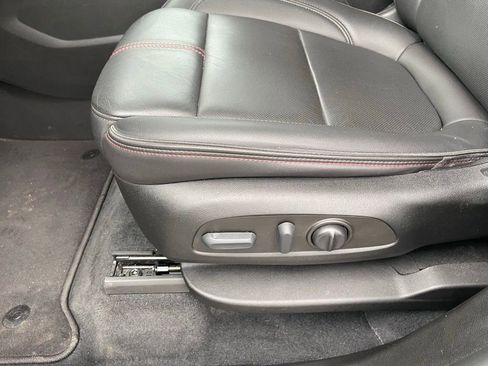 Used 2022 Chevrolet Traverse RS w/ LPO, Roadside Safety Package image 11