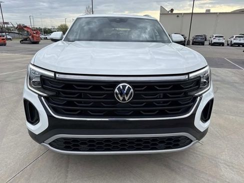 Used 2025 Volkswagen Atlas Cross Sport SE image 8