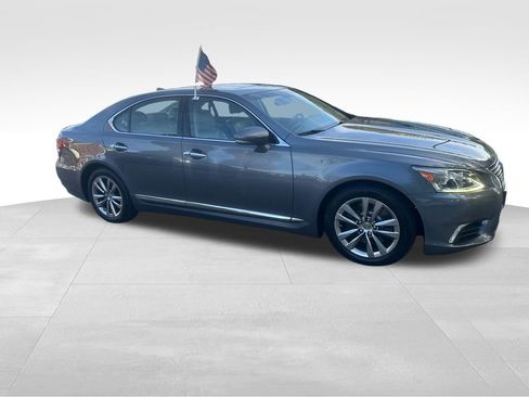 Used 2015 Lexus LS 460 AWD w/ Comfort Package image 34